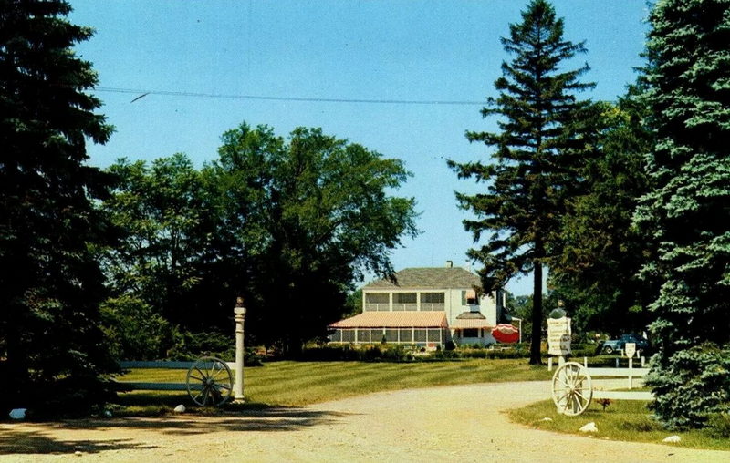 Holiday House (Shoreham Dining Room) - Postcard (newer photo)